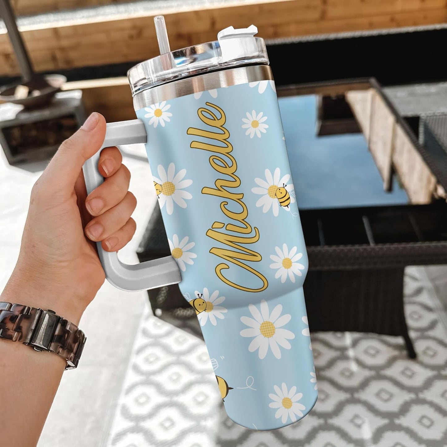 Bee & Daisy Tumbler 40oz with Handle & Straw – Personalized Stainless Steel Insulated Travel Cup with Lid – Cute Floral Gift for Nature Lovers